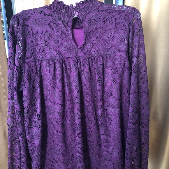 Cable & Gauge Purple Lined Lace Blouse - Picture 7 of 8